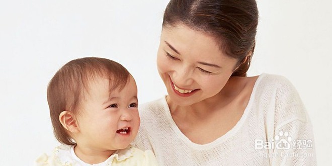 宝宝对所有人都会笑为什么就不对妈妈笑呢？