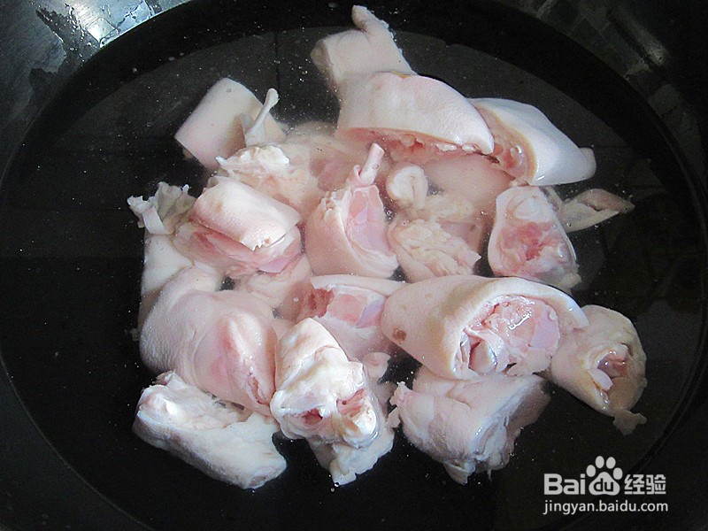 带你做莲藕枸杞猪脚养生汤