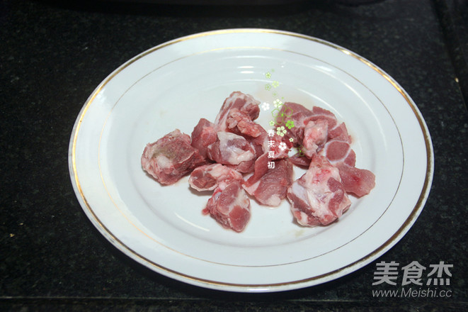 腊肠排骨红枣粗粮焖饭