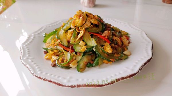 蒜辣肉酱黄瓜蛋