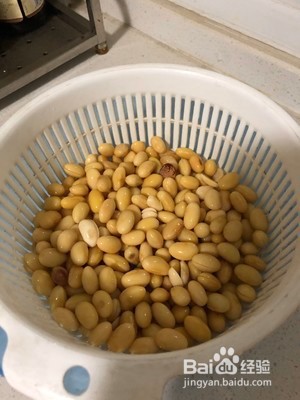 流口水的黄豆炖猪蹄