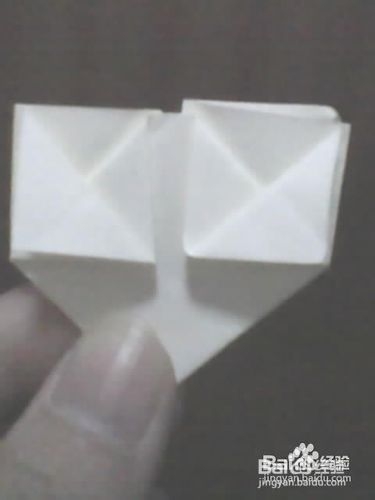 如何用纸折心