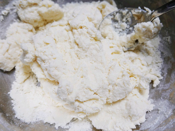 一把勺子做葡萄干司康