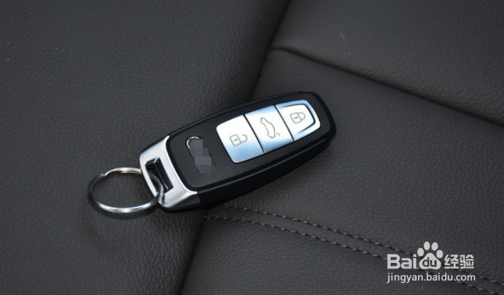 奥迪A8没电了怎么开车门