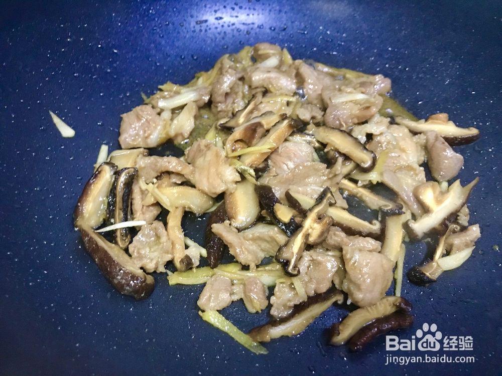 香气浓郁的榨菜炒肉