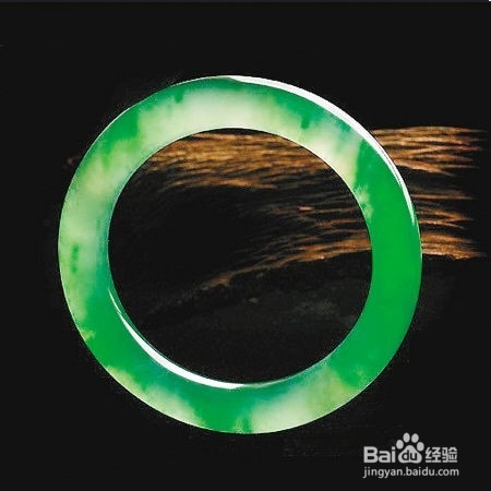 如何辨别翡翠手镯