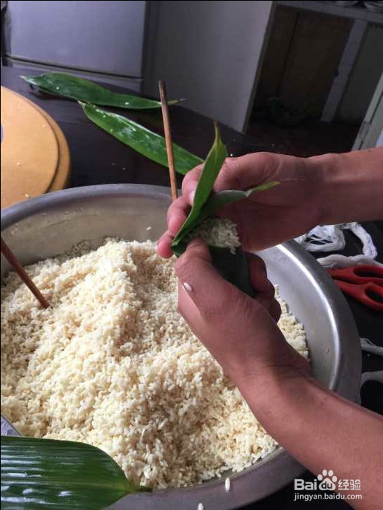 红豆糯米牛角粽