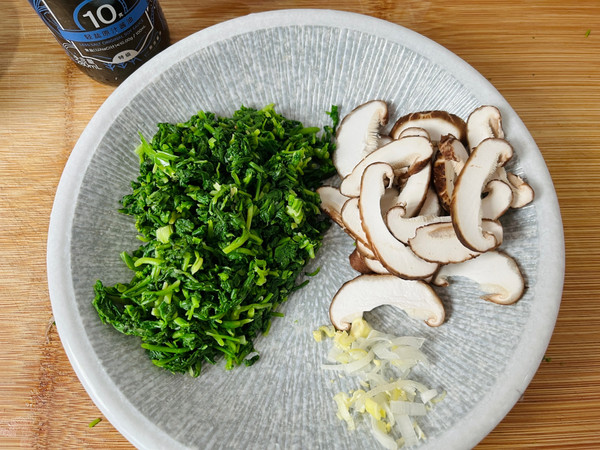 鲜菇荠菜玉丸羹