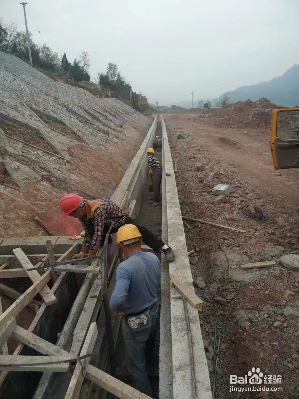 路堑底部软基排水沟施工