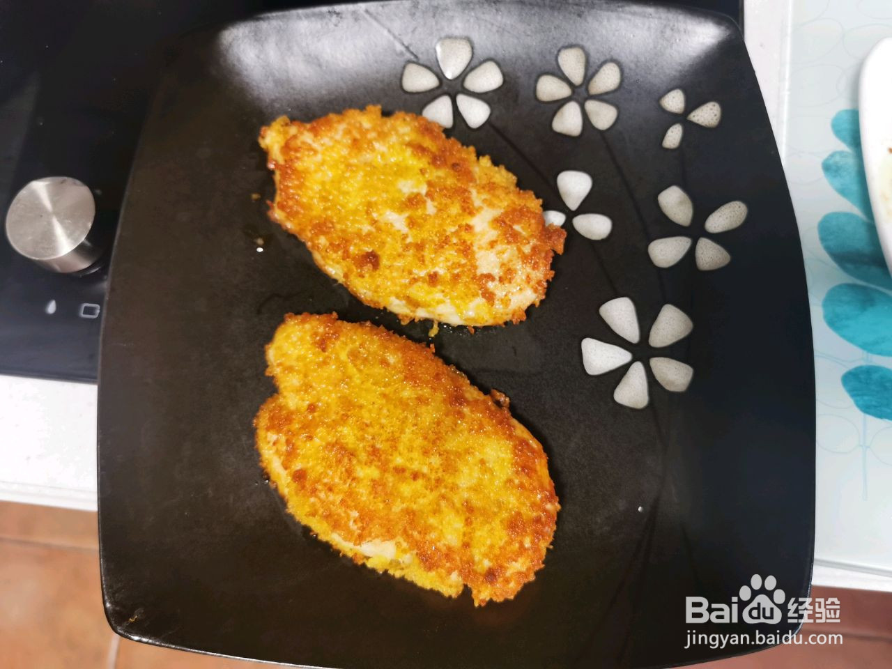 上桌就妙光的香煎鸡胸肉的做法