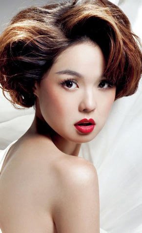 微启红唇5款热辣Party妆