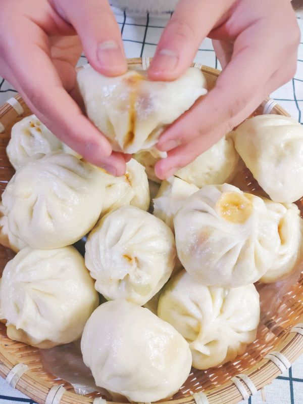 猪肉荠菜馅包子
