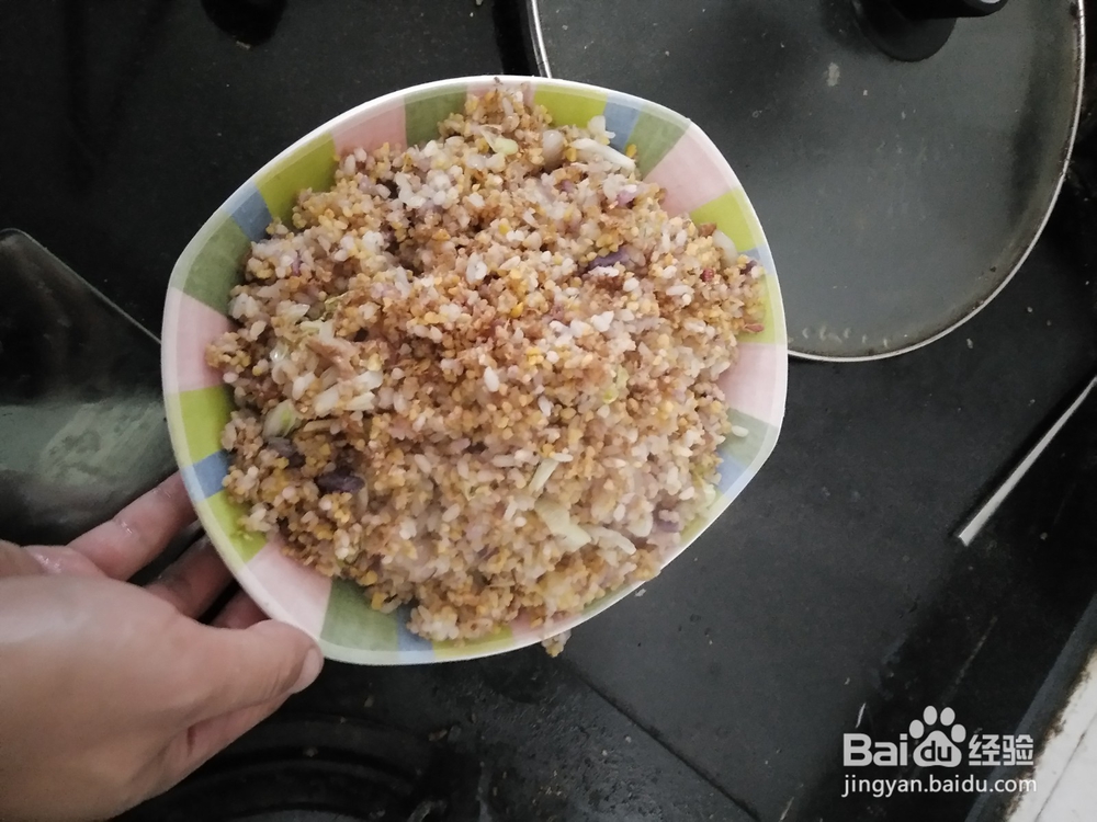 蹄膀罐头肉炒米饭