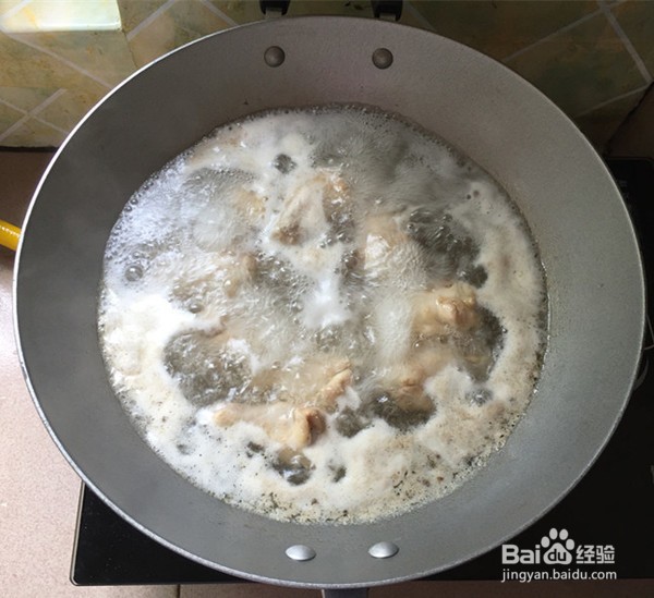 水笋烧鸡翅根的做法