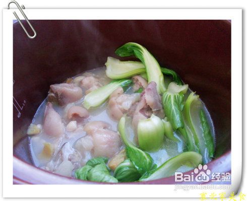 最具平民化的延缓皱纹菜花生蹄花汤