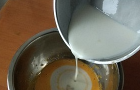 抖音网红3D沙皮狗-巧克力慕斯的做法（蛋黄版）