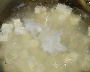 养生食补香椿芽拌豆腐的做法