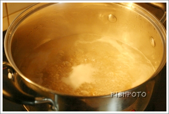 松子菠菜苗炒意粉