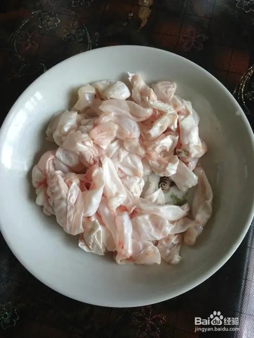 如何识别荠菜？