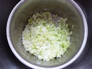 火立方火锅配菜香菇瘦肉饺子做法