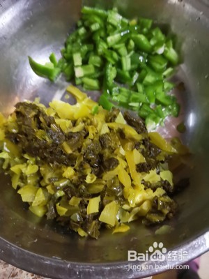 肉末酸菜丁的做法