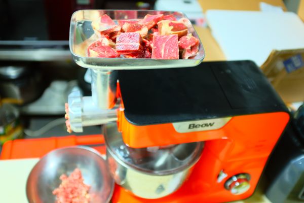 巨无霸黑椒牛肉汉堡