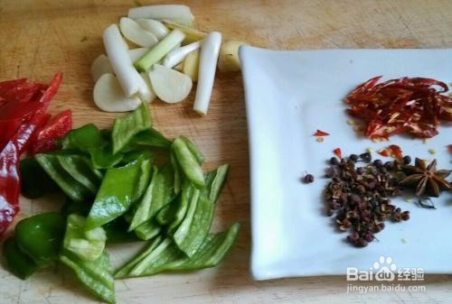 辣子鸡怎么放土豆