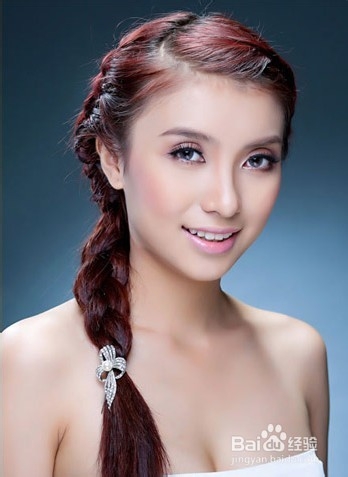美发教程：轻松DIY偶像剧女主角编发发型