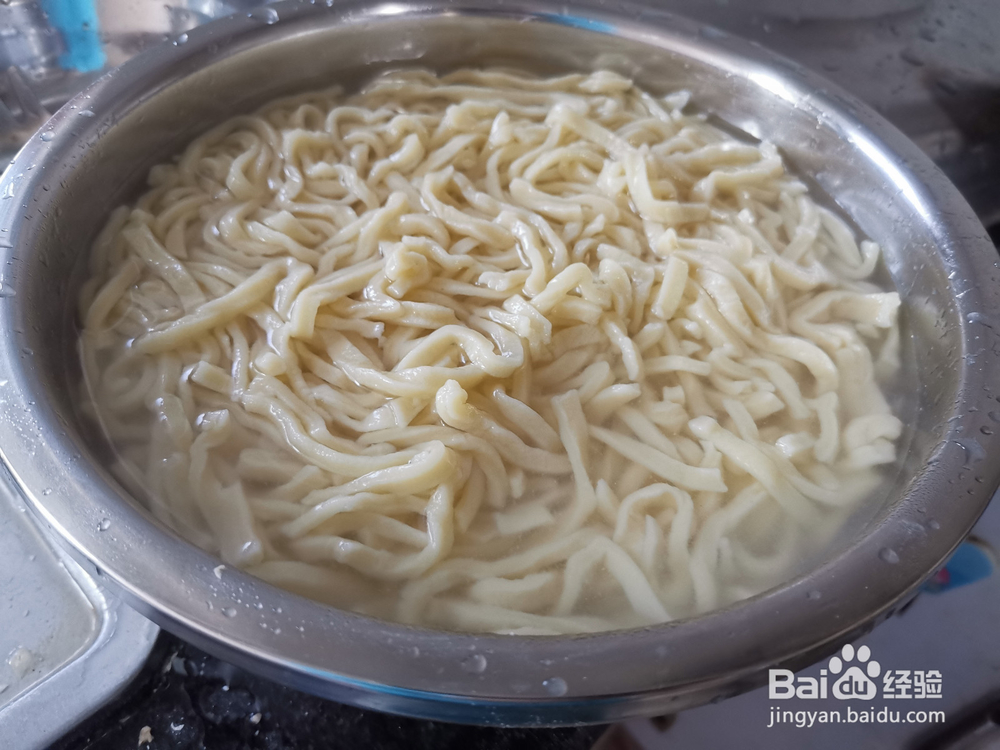 鸡蛋手擀面的做法