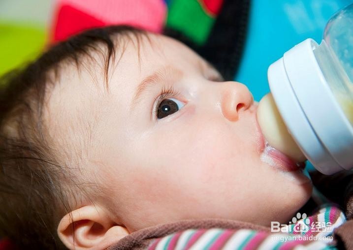 如何使用奶瓶喂奶的正确步骤和技巧_百度经验