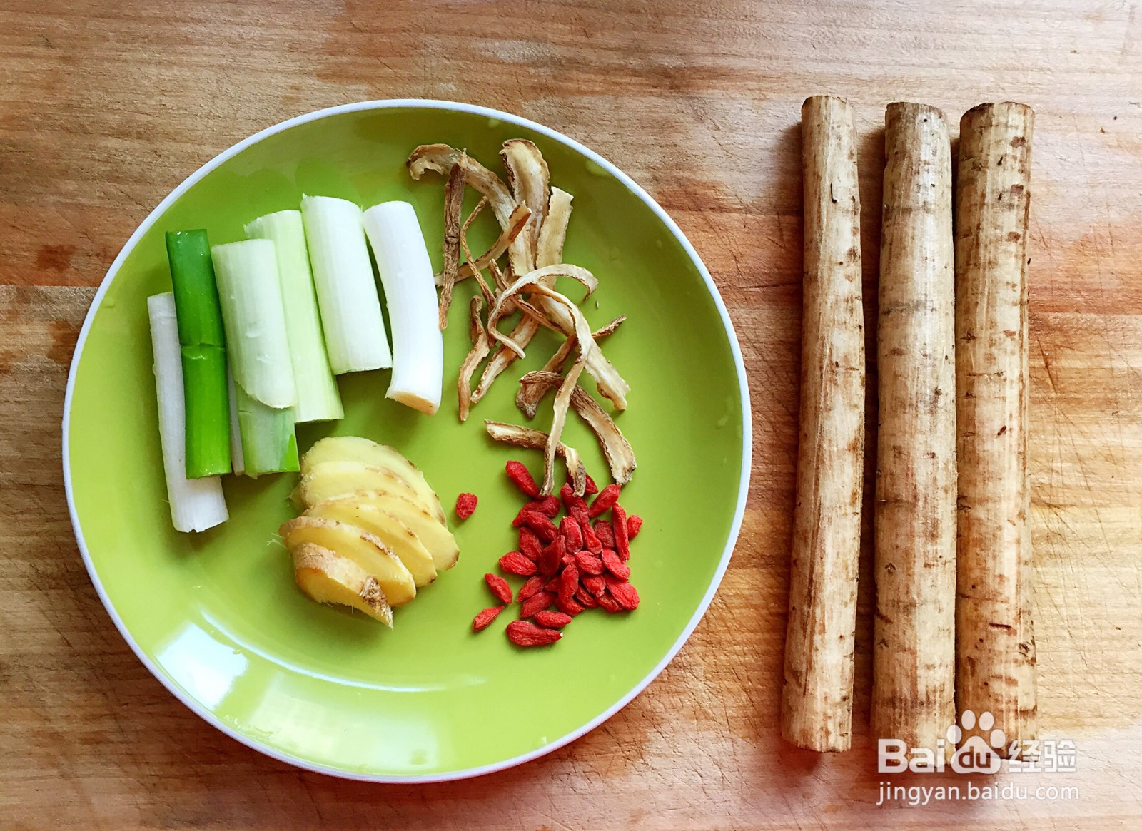 如何做出当归牛尾汤?