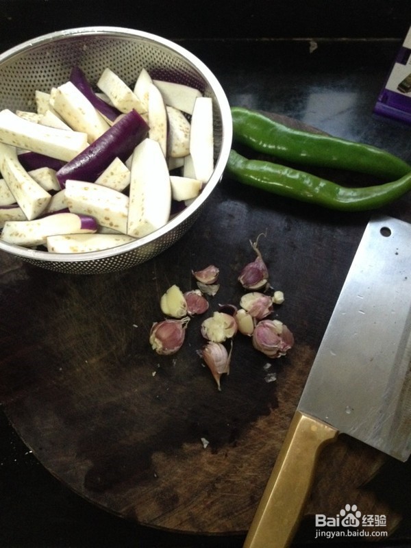 鱼香茄子煲的做法