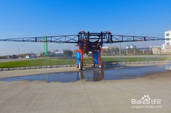 自走式喷杆喷雾机具体有哪些特点？