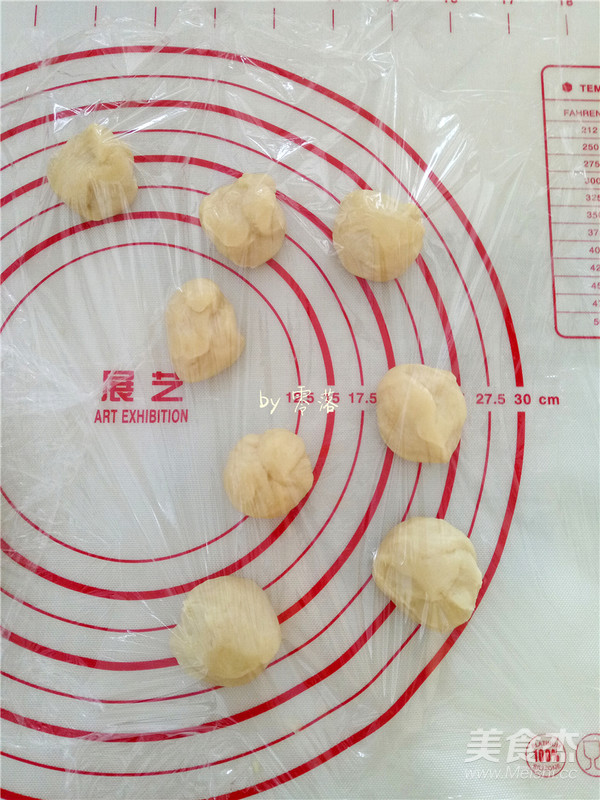 蜜豆餐包的做法