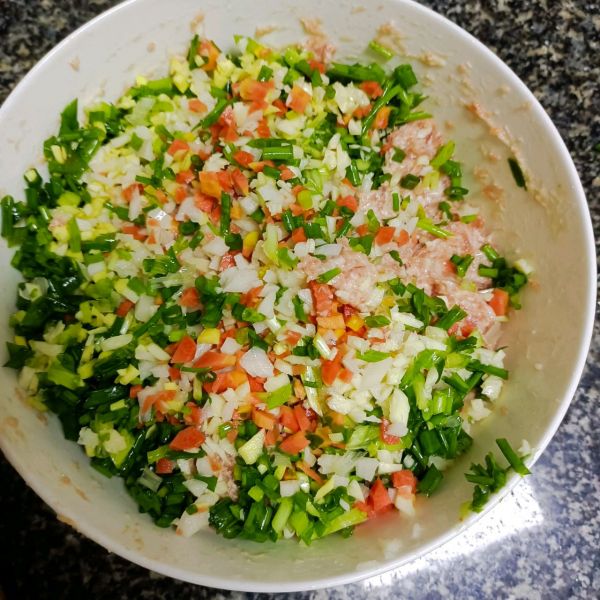 胡萝卜藕丁煎饺