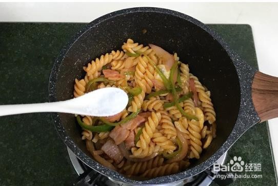青椒培根意面的做法