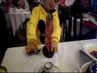 手指滑板豚跳怎么玩?