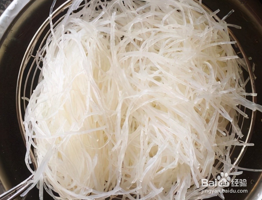 家庭自制蒜蓉粉丝蒸蛤蜊