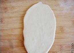 美味面包卷起来——蓝莓果酱面包卷