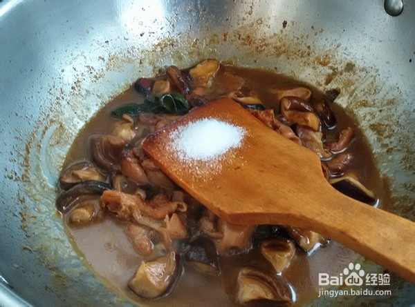 如何制作鸡腿烧香菇