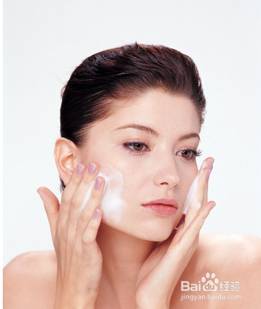 补水小技巧，还你水嫩肌肤