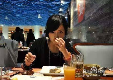 如何哄女朋友开心？