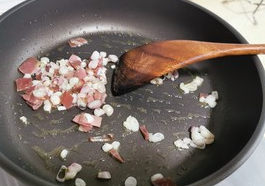 鹰嘴豆焖鸡腿的做法