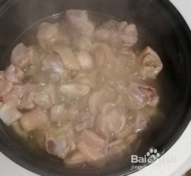 爆香鸡腿肉的做法