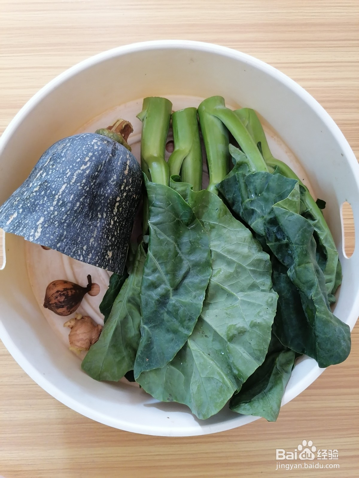 芥蓝炒腊肉糙米饭-心情便当