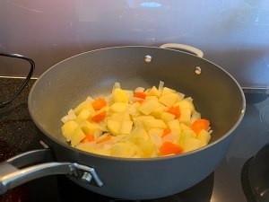 如何做咖喱牛腩