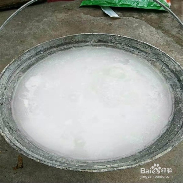 如何增强石灰水土石的附着力？