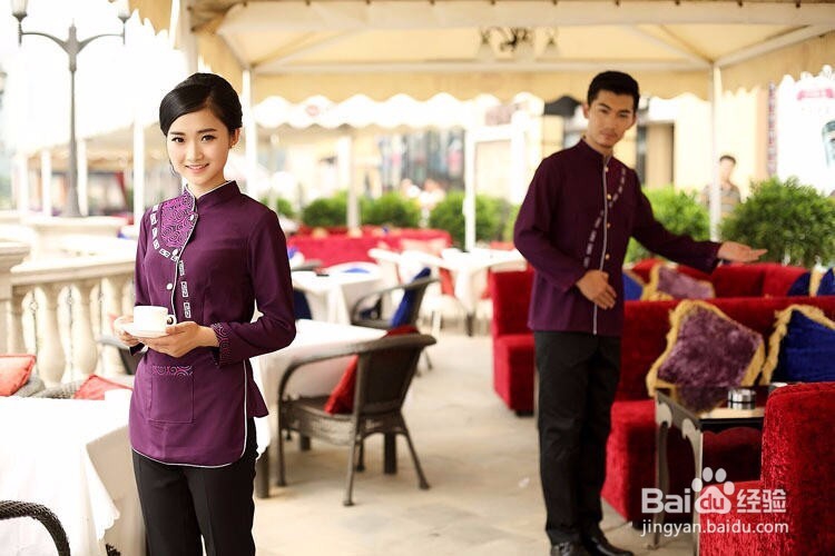 作为一名餐厅服务员遇到自己不喜欢的客户怎么办