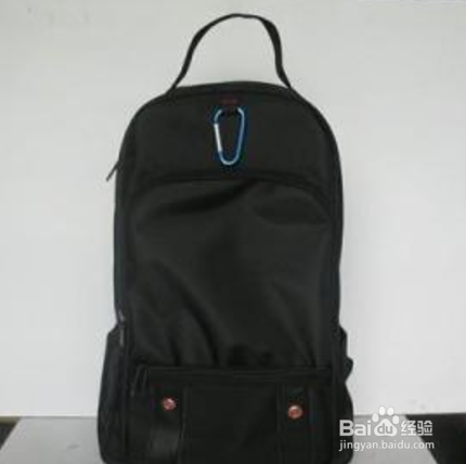 电梯出事，如何自救？