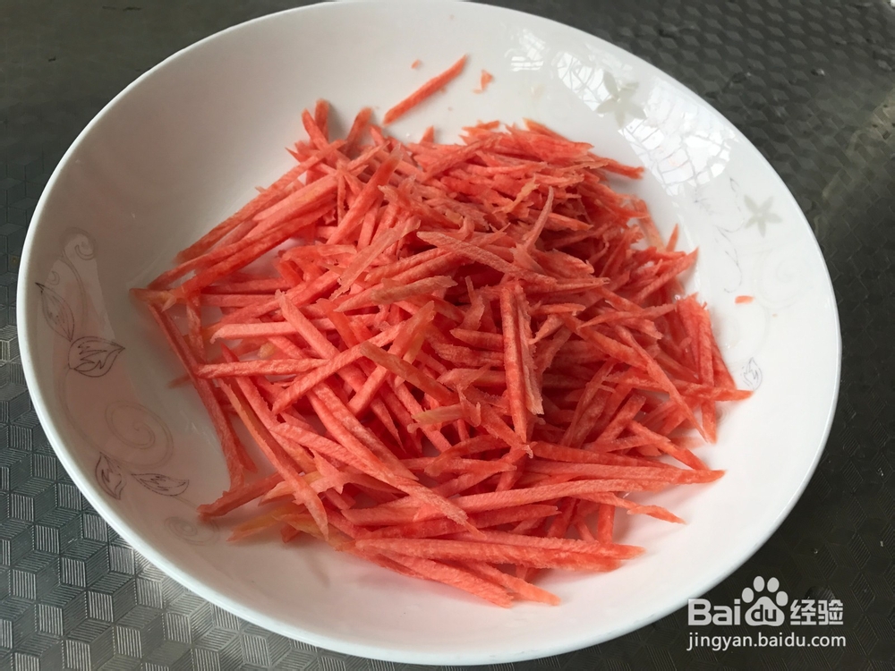 胡萝卜丝炒腊鱼